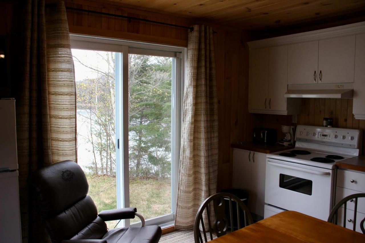 Chalet Au Bord Du St-Maurice La Tuque Esterno foto